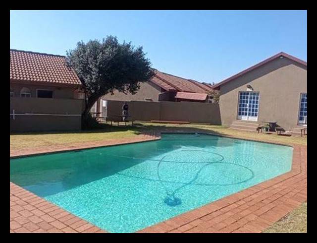 2 BEDROOM TOWNHOUSE FOR SALE IN NORKEM PARK